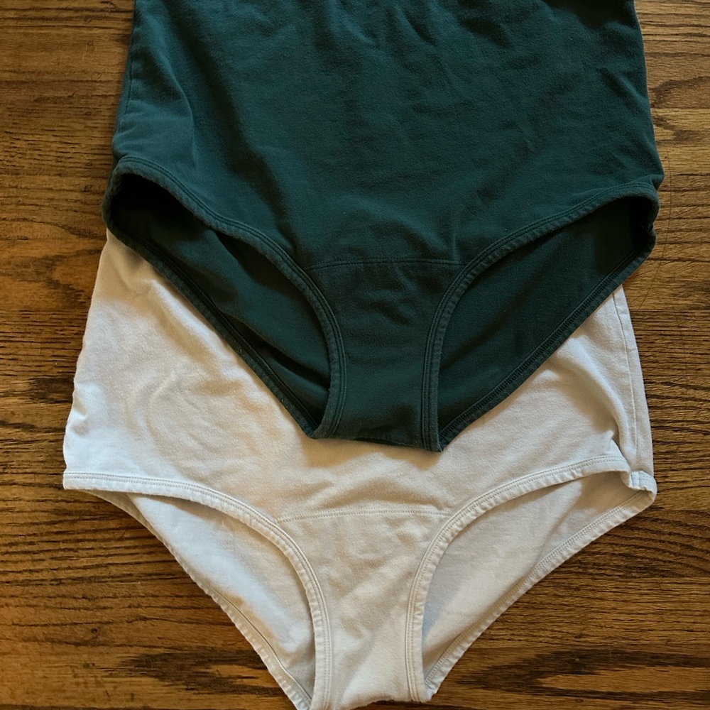 ARQ Dark Green and White high waist Bottoms